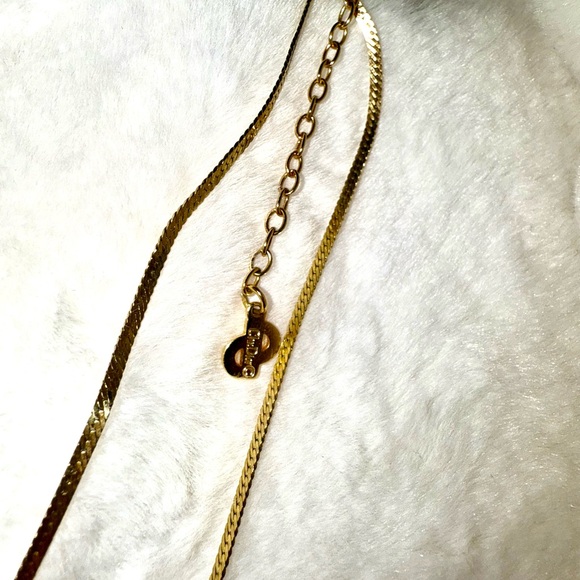 Christian Dior Vintage Gold tone V-shaped Swarovski crystals - Picture 12 of 16